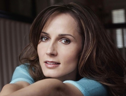 CHELY WRIGHT HEADS TO IRAQ TO ENTERTAIN THE TROOPS